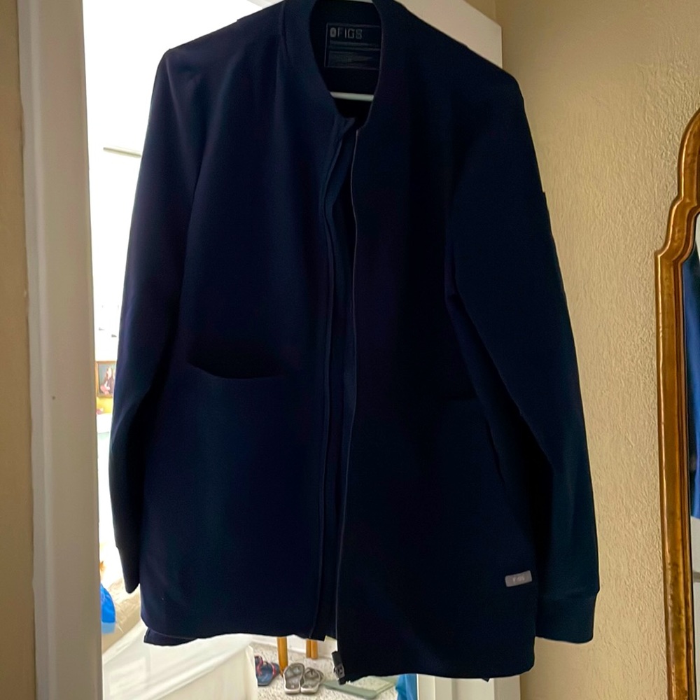 NWOT FIGS Bellery Scrub Jacket